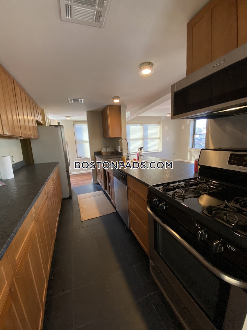 CAMBRIDGE - CENTRAL SQUARE/CAMBRIDGEPORT - 3 Beds, 2 Baths - Image 8