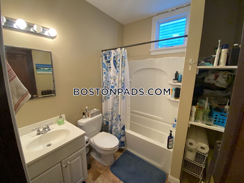 SOMERVILLE - DAVIS SQUARE - 3 Beds, 1 Bath - Image 33