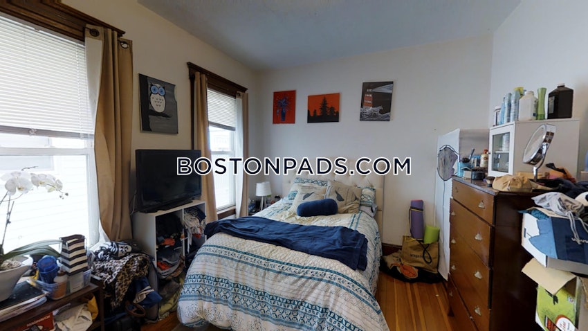 SOMERVILLE - DAVIS SQUARE - 3 Beds, 1 Bath - Image 22