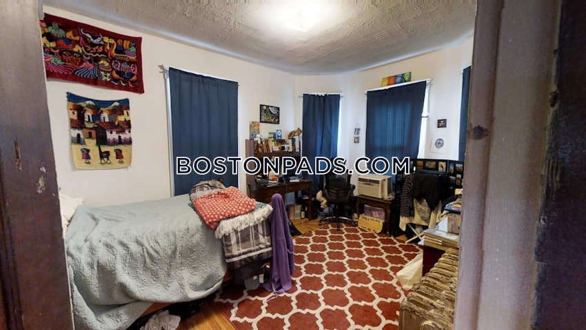 SOMERVILLE - DAVIS SQUARE - 3 Beds, 1 Bath - Image 20