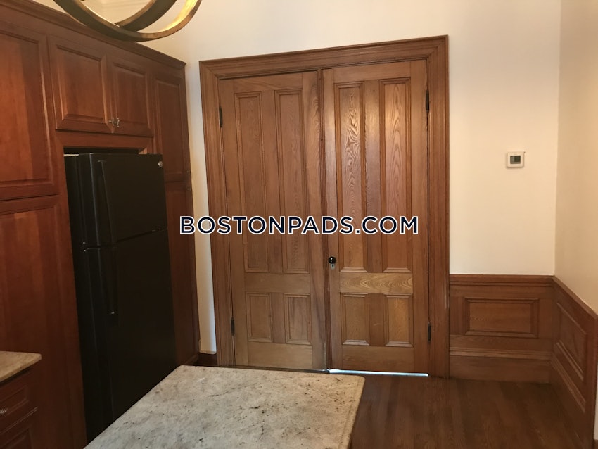 BOSTON - FORT HILL - 3 Beds, 1 Bath - Image 9