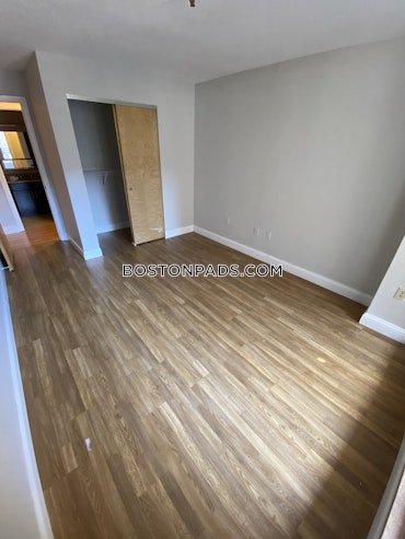 Boston - 2 Beds, 2 Baths