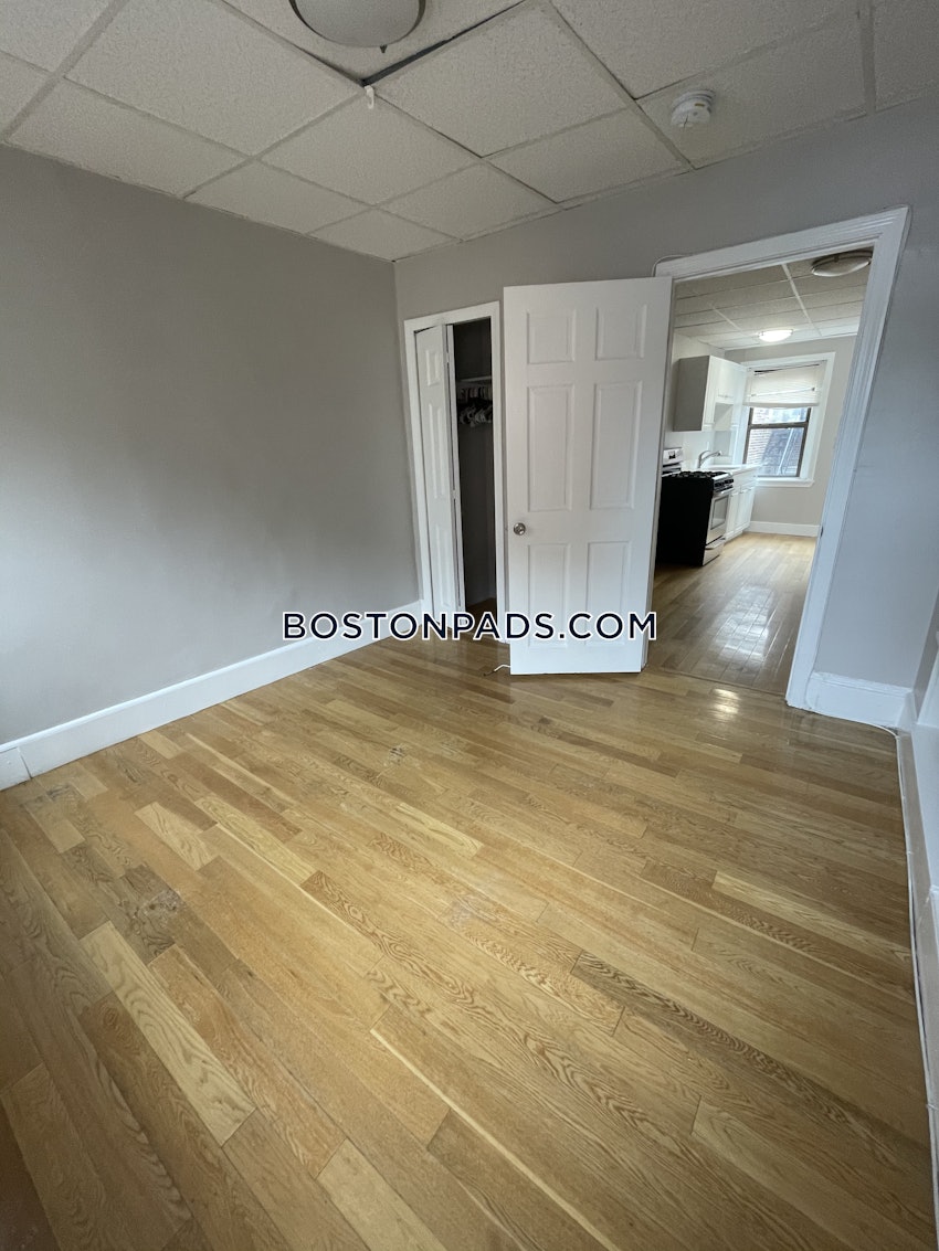 BOSTON - NORTH END - 1 Bed, 1 Bath - Image 19