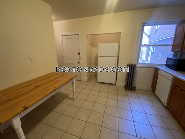 Boston - 4 Beds, 2 Baths