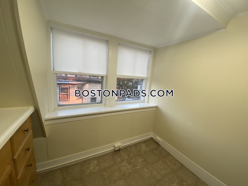 BOSTON - HYDE PARK - 1 Bed, 1 Bath - Image 12