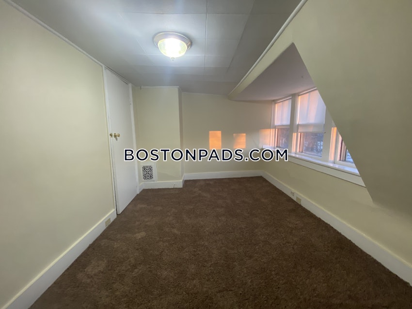 BOSTON - HYDE PARK - 1 Bed, 1 Bath - Image 5