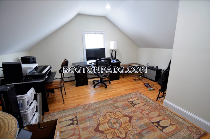 BOSTON - FORT HILL - 4 Beds, 3 Baths - Image 7