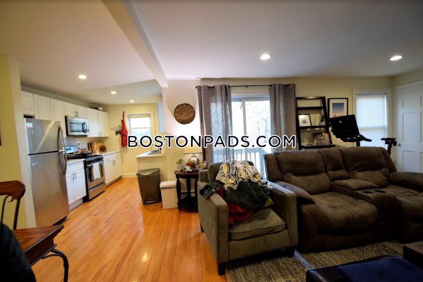 BOSTON - FORT HILL - 4 Beds, 3 Baths - Image 6