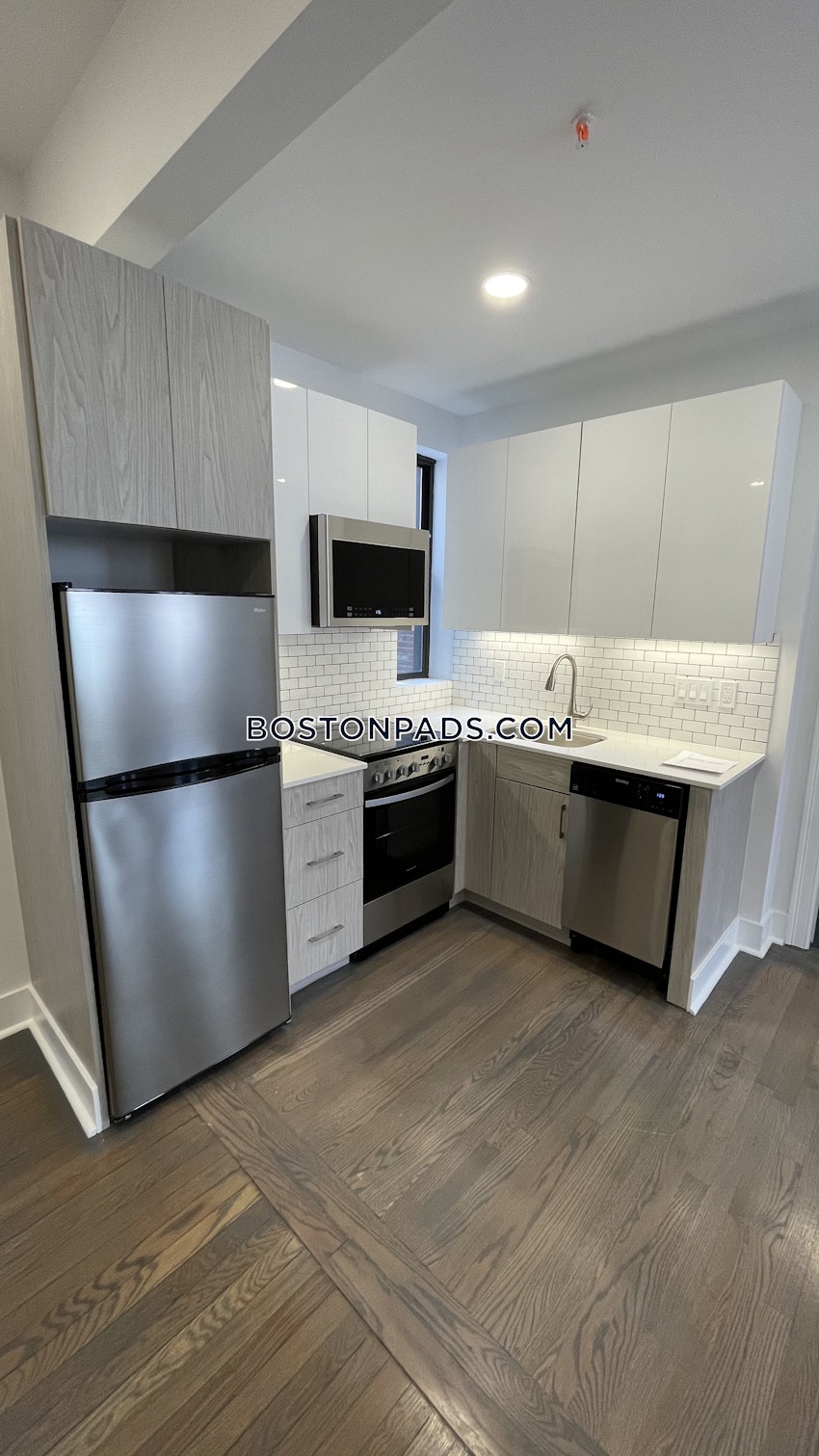 BOSTON - FENWAY/KENMORE - 1 Bed, 1 Bath - Image 2