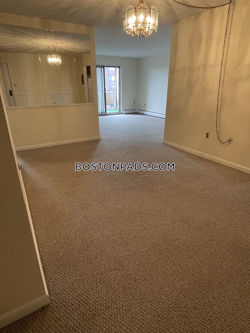 ARLINGTON - 1 Bed, 1 Bath - Image 12