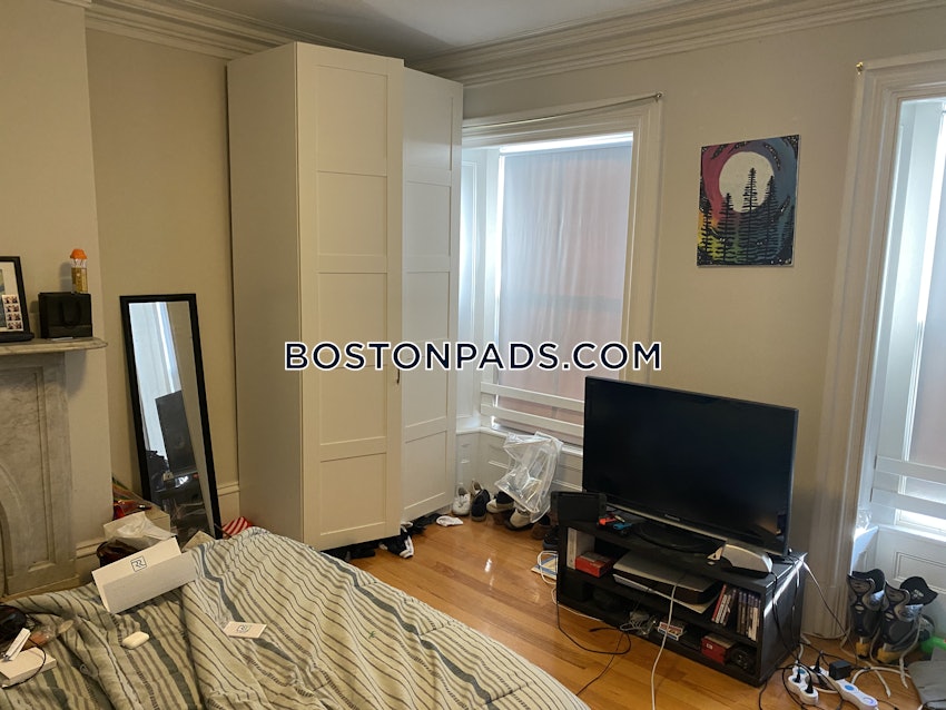 BOSTON - SOUTH END - 3 Beds, 1.5 Baths - Image 2