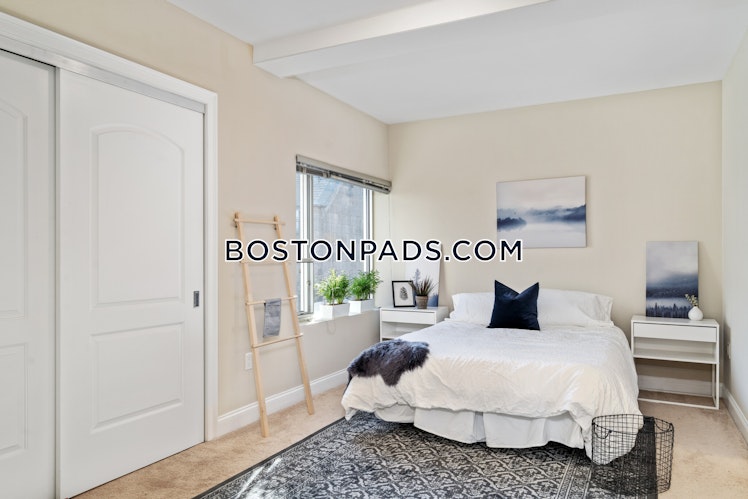 West Broadway, Boston