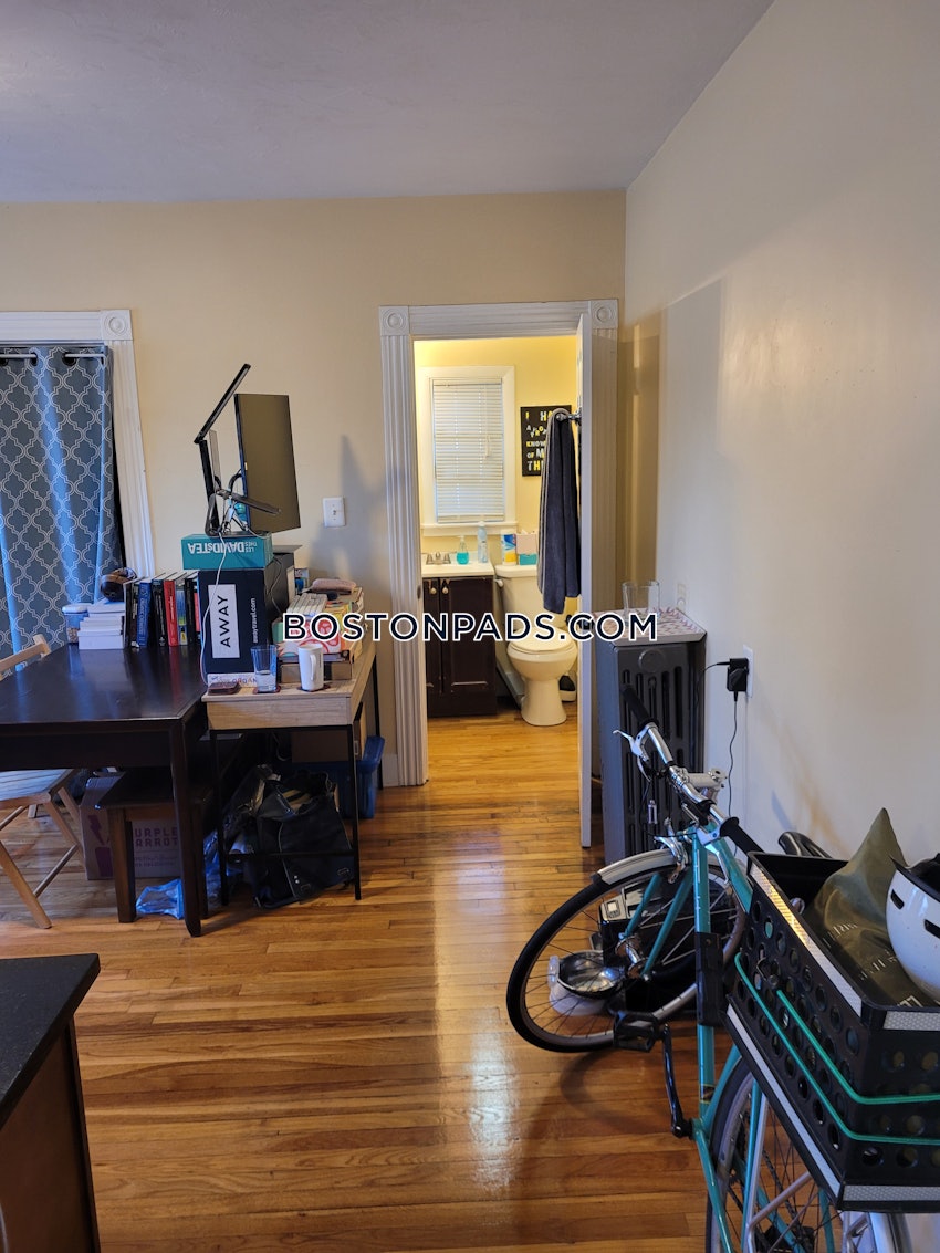 CAMBRIDGE - PORTER SQUARE - 1 Bed, 1 Bath - Image 3