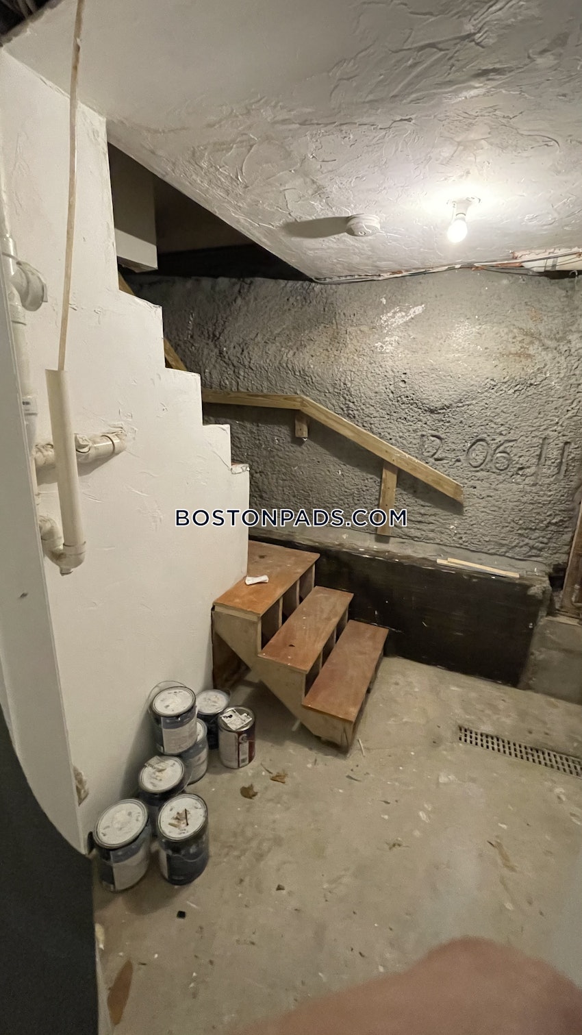 BOSTON - MISSION HILL - 5 Beds, 2 Baths - Image 11