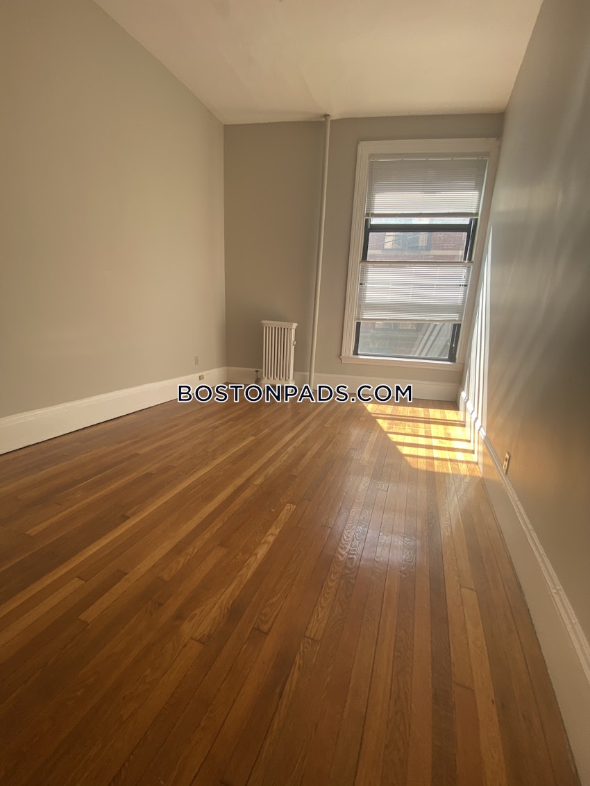 BROOKLINE- COOLIDGE CORNER - 1 Bed, 1 Bath - Image 15