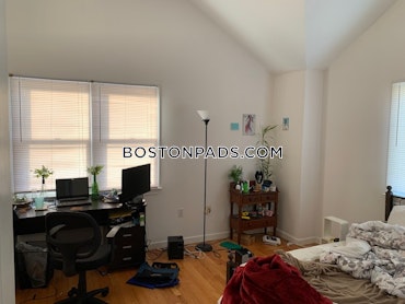 Boston - 3 Beds, 2.5 Baths