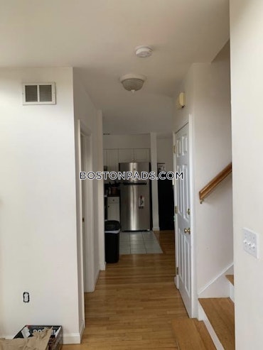 Boston - 3 Beds, 2.5 Baths