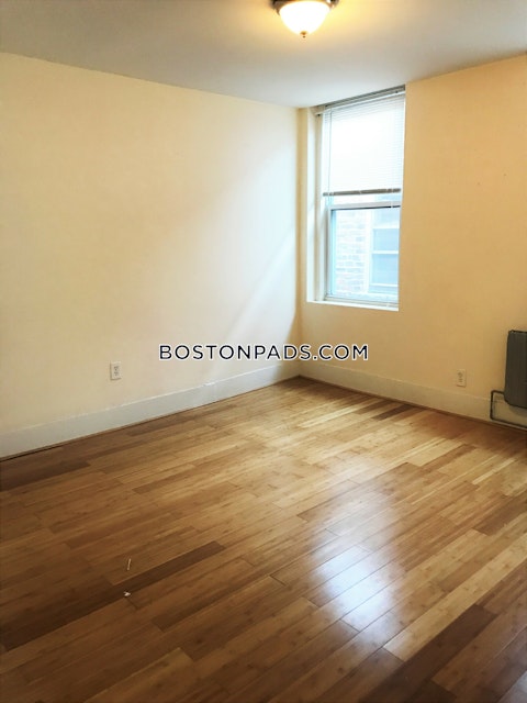 Maverick St. Boston photo 7