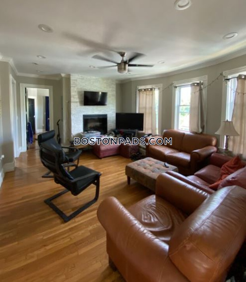 BOSTON - DORCHESTER/SOUTH BOSTON BORDER - 4 Beds, 2 Baths - Image 2