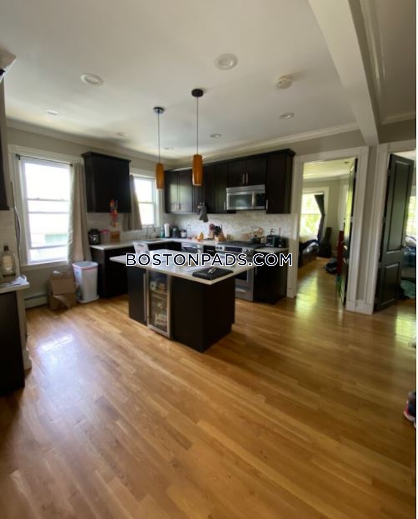 BOSTON - DORCHESTER/SOUTH BOSTON BORDER - 4 Beds, 2 Baths - Image 8