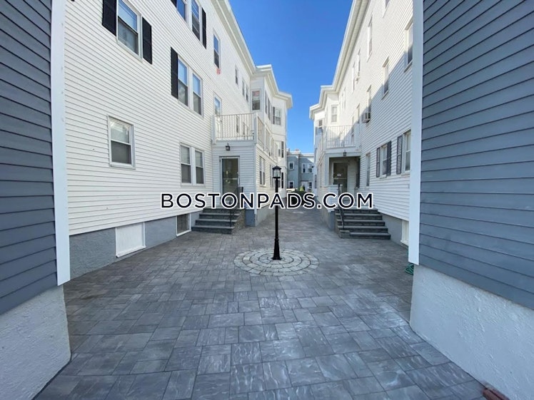 Winthrop Shore Dr., Winthrop