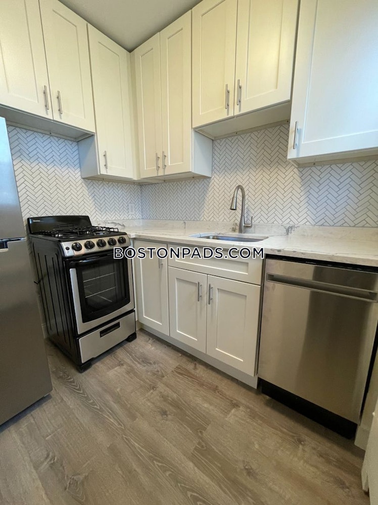 Winthrop Shore Dr., Winthrop