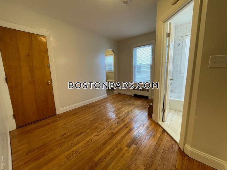 Winthrop Shore Dr., Winthrop