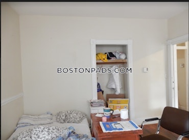 Boston - 4 Beds, 2 Baths