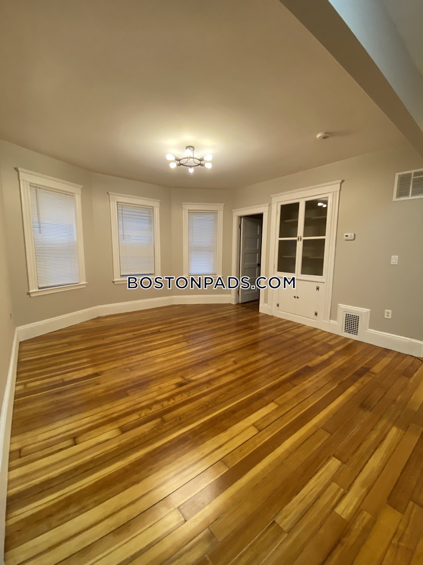 BOSTON - DORCHESTER/SOUTH BOSTON BORDER - 3 Beds, 2 Baths - Image 26