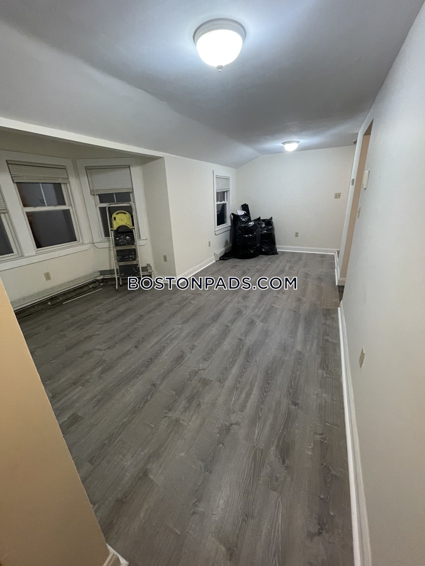 BOSTON - ROXBURY - 2 Beds, 1 Bath - Image 10