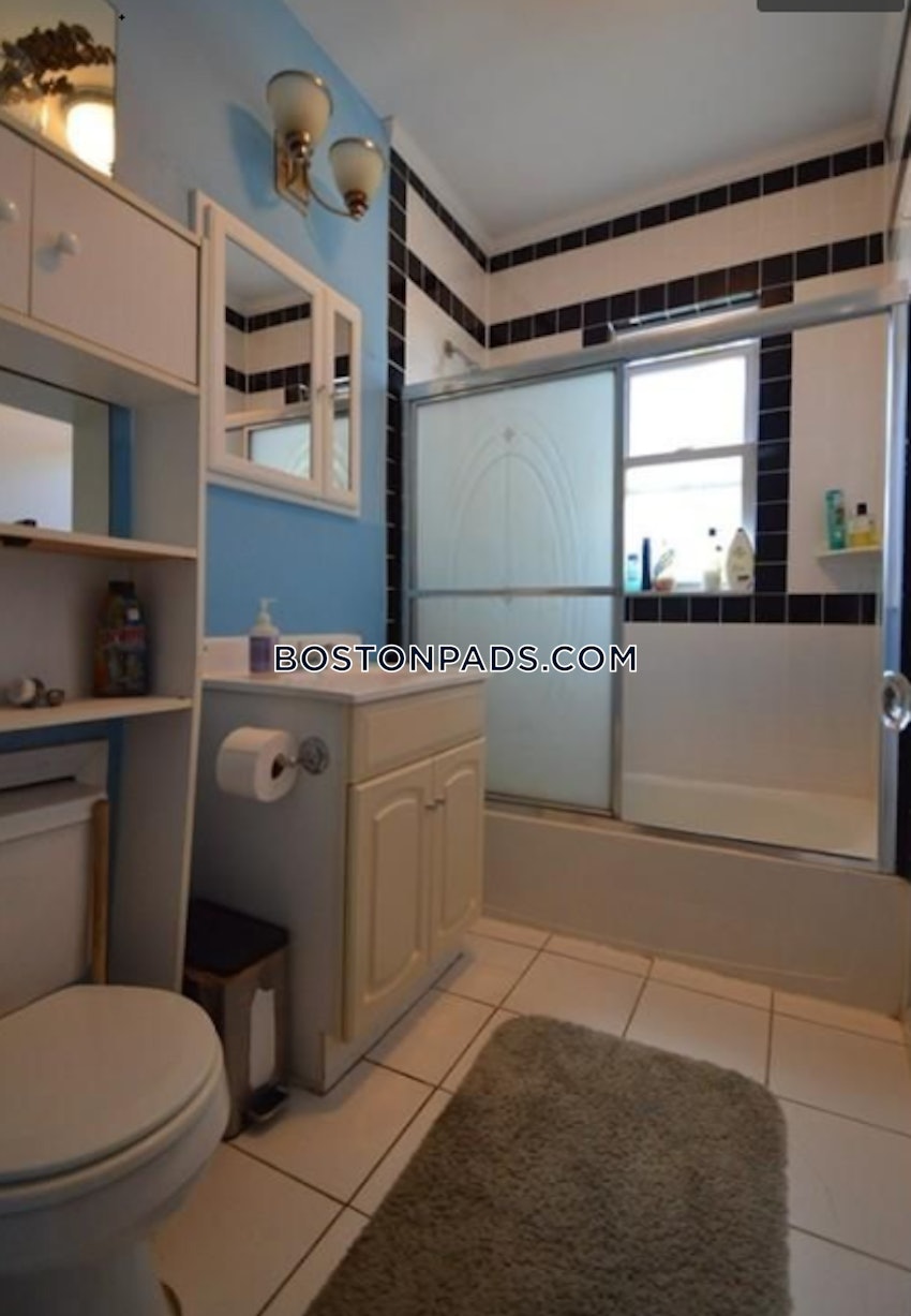 MEDFORD - TUFTS - 5 Beds, 2 Baths - Image 15