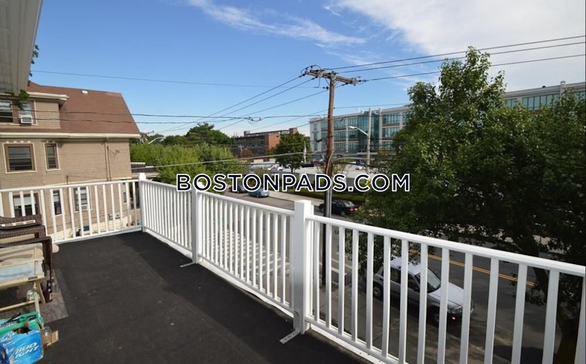 MEDFORD - TUFTS - 5 Beds, 2 Baths - Image 7