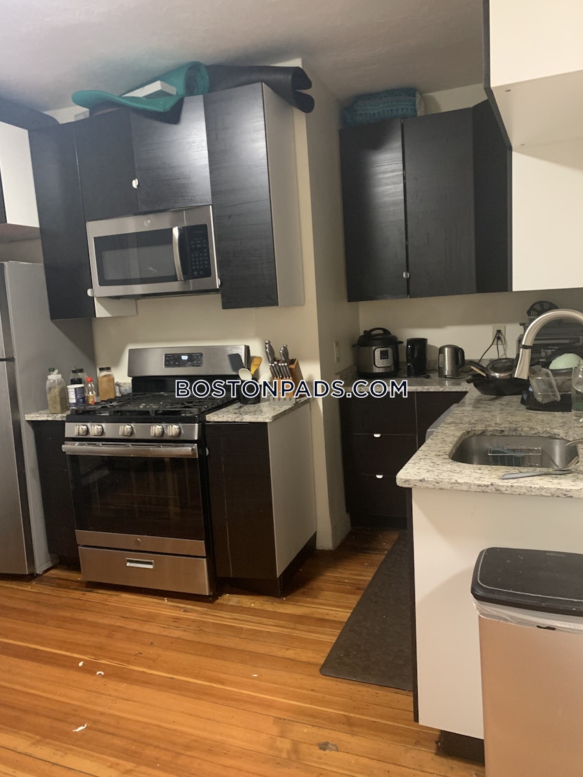 CAMBRIDGE - CENTRAL SQUARE/CAMBRIDGEPORT - 4 Beds, 1 Bath - Image 2