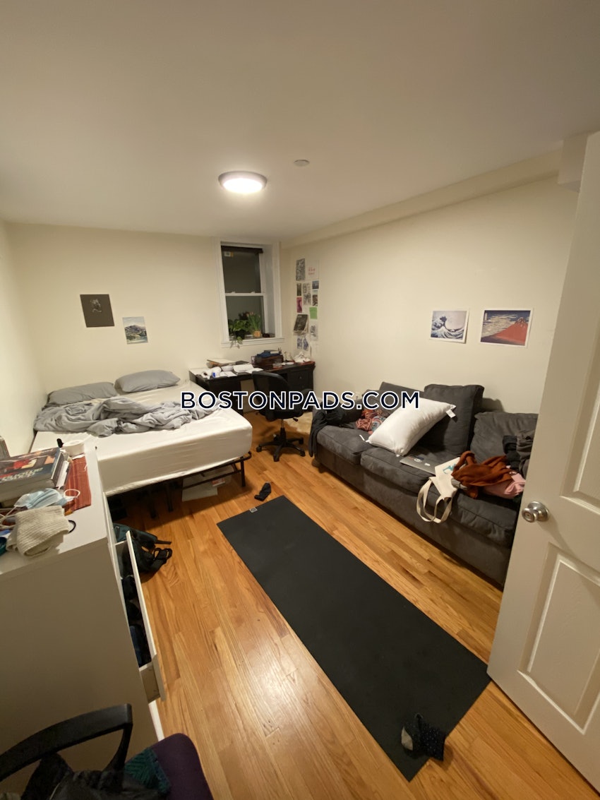 CAMBRIDGE - CENTRAL SQUARE/CAMBRIDGEPORT - 5 Beds, 2 Baths - Image 8