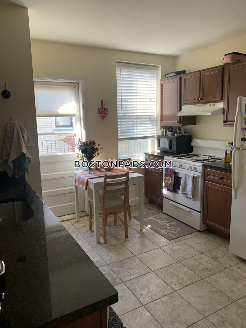 BOSTON - NORTH END - 2 Beds, 1 Bath - Image 1