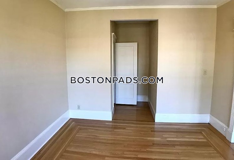 Saint Paul St., Brookline