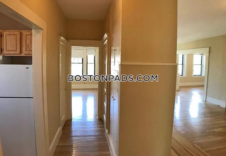 Saint Paul St., Brookline