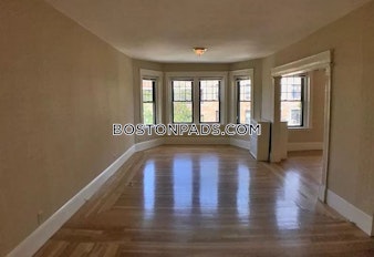 Saint Paul St. Brookline