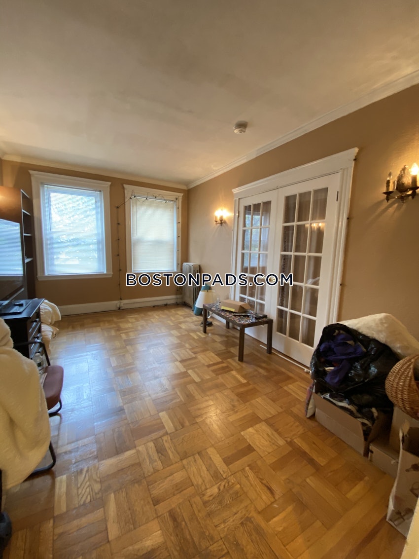 BROOKLINE- LONGWOOD AREA - 3 Beds, 1 Bath - Image 3