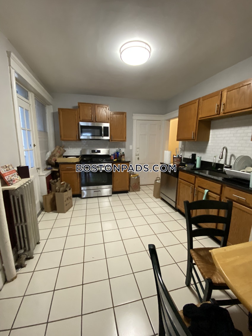 BROOKLINE- LONGWOOD AREA - 3 Beds, 1 Bath - Image 8