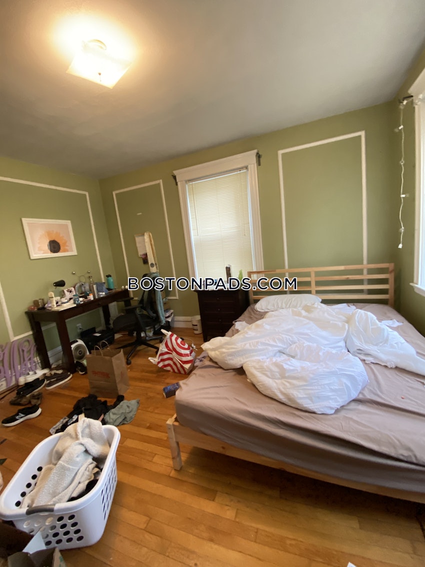 BROOKLINE- LONGWOOD AREA - 3 Beds, 1 Bath - Image 14