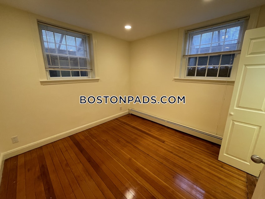 NEWTON - WABAN - 2 Beds, 1 Bath - Image 11