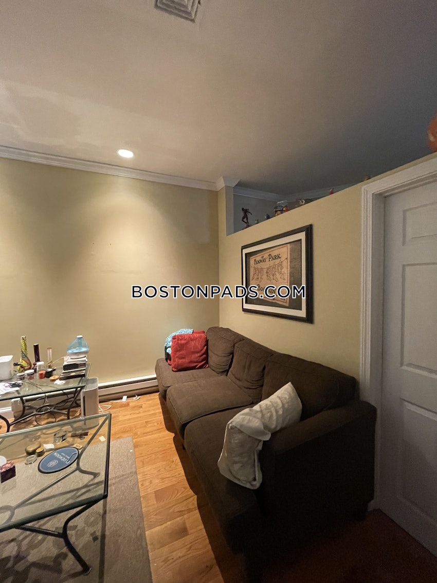 BOSTON - BACK BAY - 2 Beds, 1 Bath - Image 9