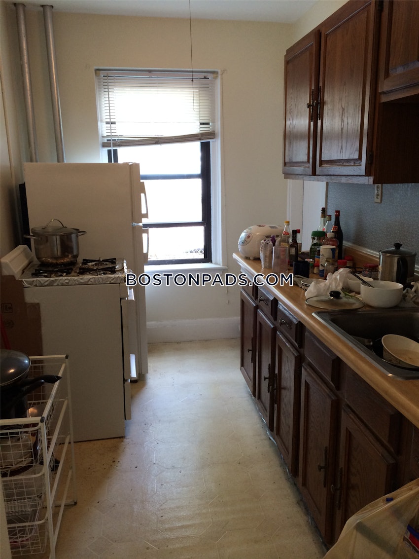 MALDEN - 1 Bed, 1 Bath - Image 2