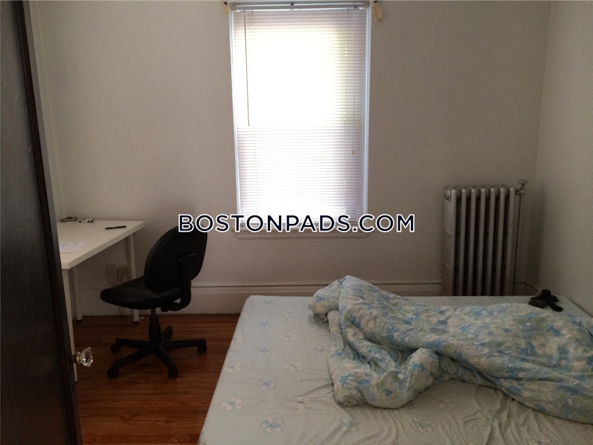 MALDEN - 1 Bed, 1 Bath - Image 1