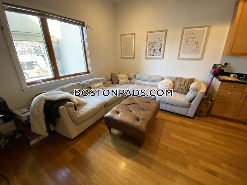 CAMBRIDGE - PORTER SQUARE - 1 Bed, 1 Bath - Image 1