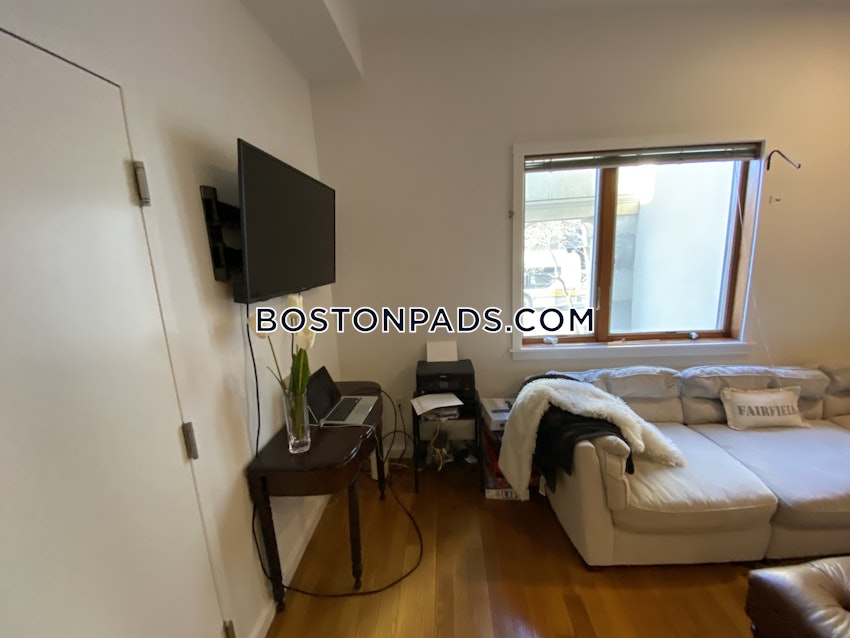 CAMBRIDGE - PORTER SQUARE - 1 Bed, 1 Bath - Image 2