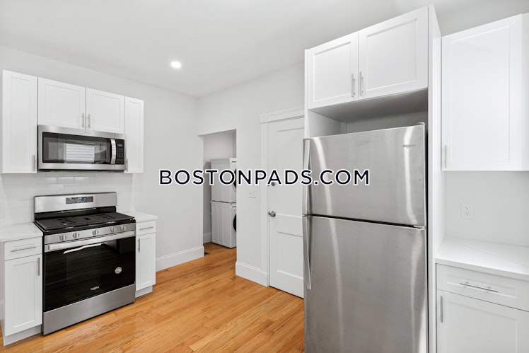 Bakersfield St., Boston