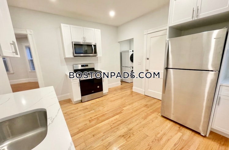 Bakersfield St., Boston