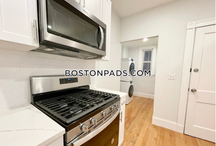 Bakersfield St., Boston